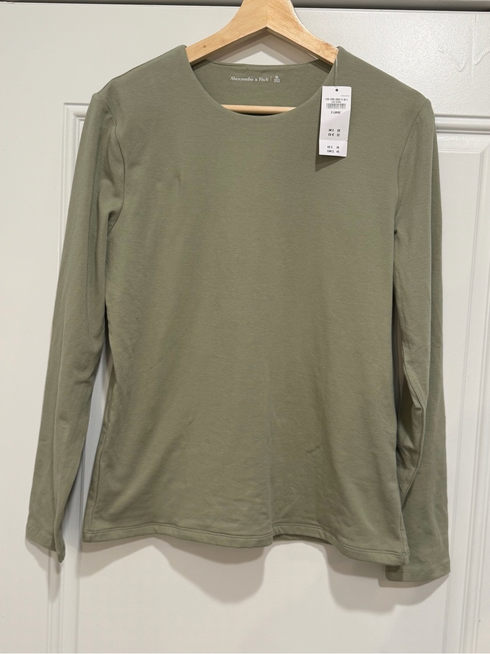 NWT Abercrombie & Fitch XL Green Stretch Long Sleeve Tee